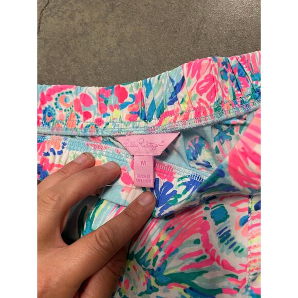 LILLY PULITZER Ocean View Board Shorts Women M Serene Blue Gypsea Lionfish NEW - Picture 5 of 5